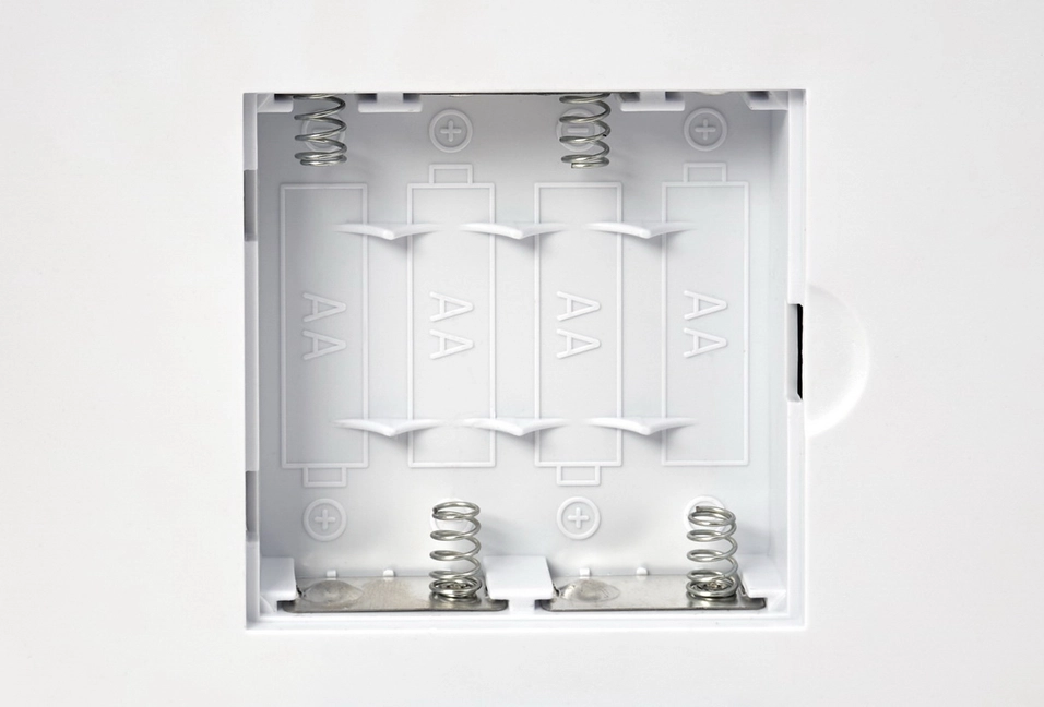 Работа от 4 батареек АА