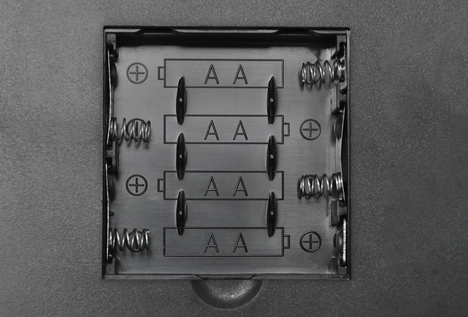 Работа от 4 батареек АА